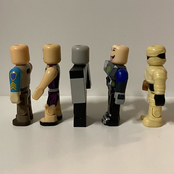 Roblox Figurine Bundle Of 5 Interchangeable Action Figures Lot Toys - Picture 8 of 9